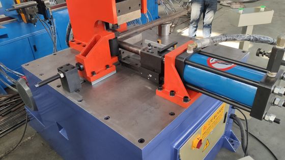 自動パンシングマシンCH40 直管と肘管とパイプノッチャーマシン